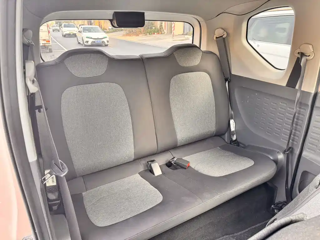 Wuling MINIEV — миниатюра 8