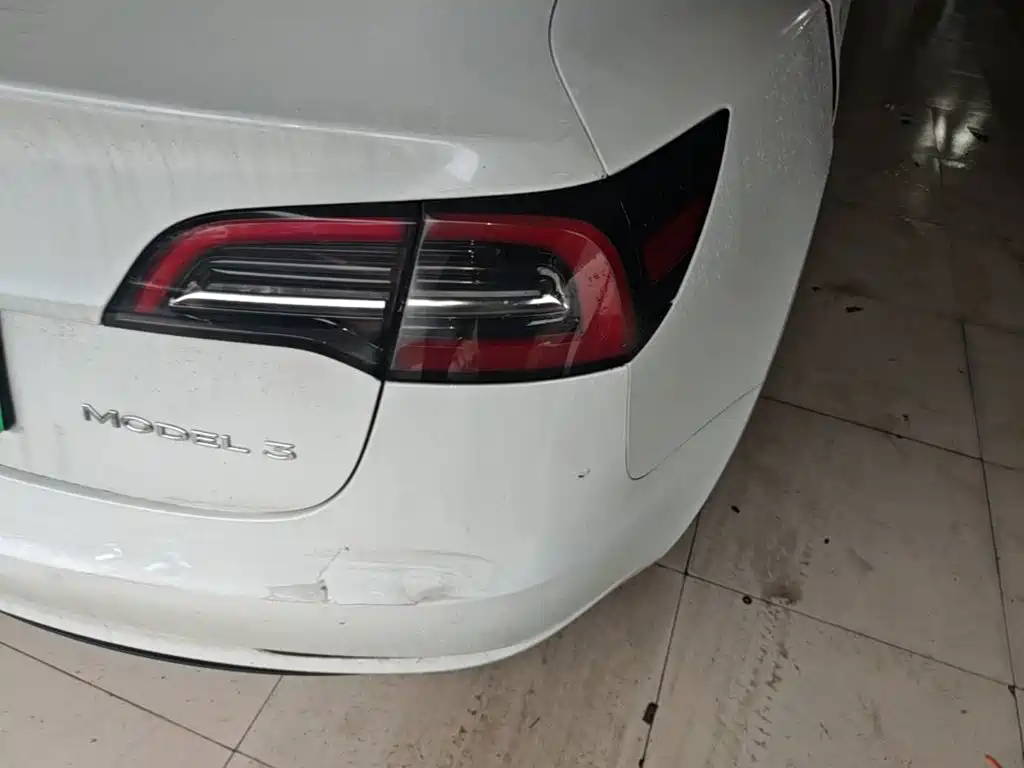 Tesla Model 3 — миниатюра 8
