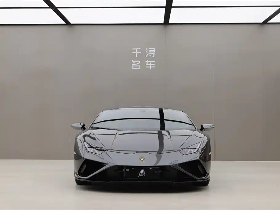 LAMBORGHINI HURACÁN