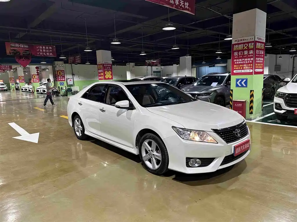 Toyota Camry — миниатюра 2