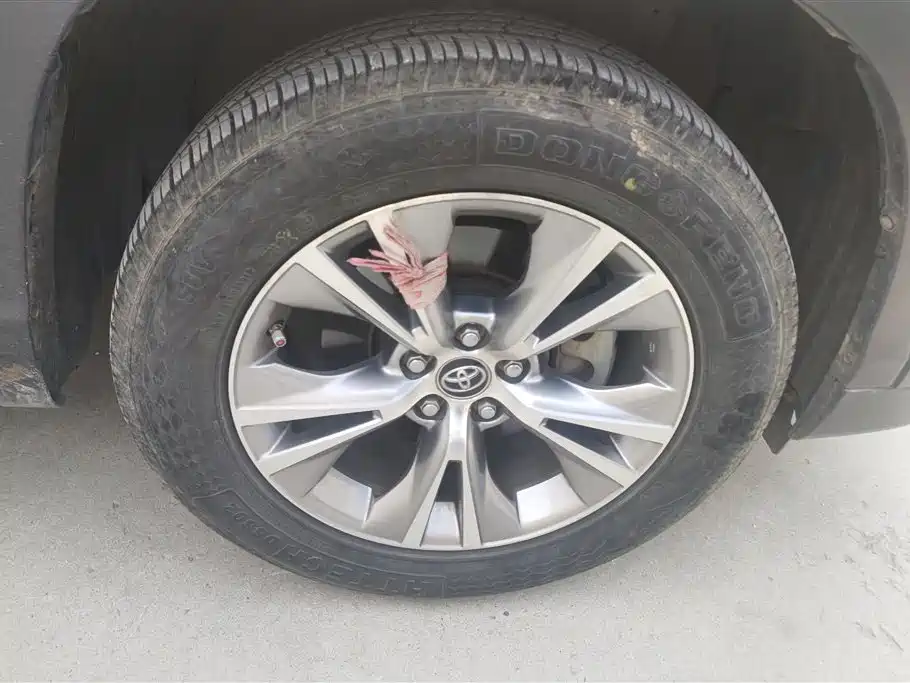 Toyota Highlander 2017 2.0T Elite 7 мест