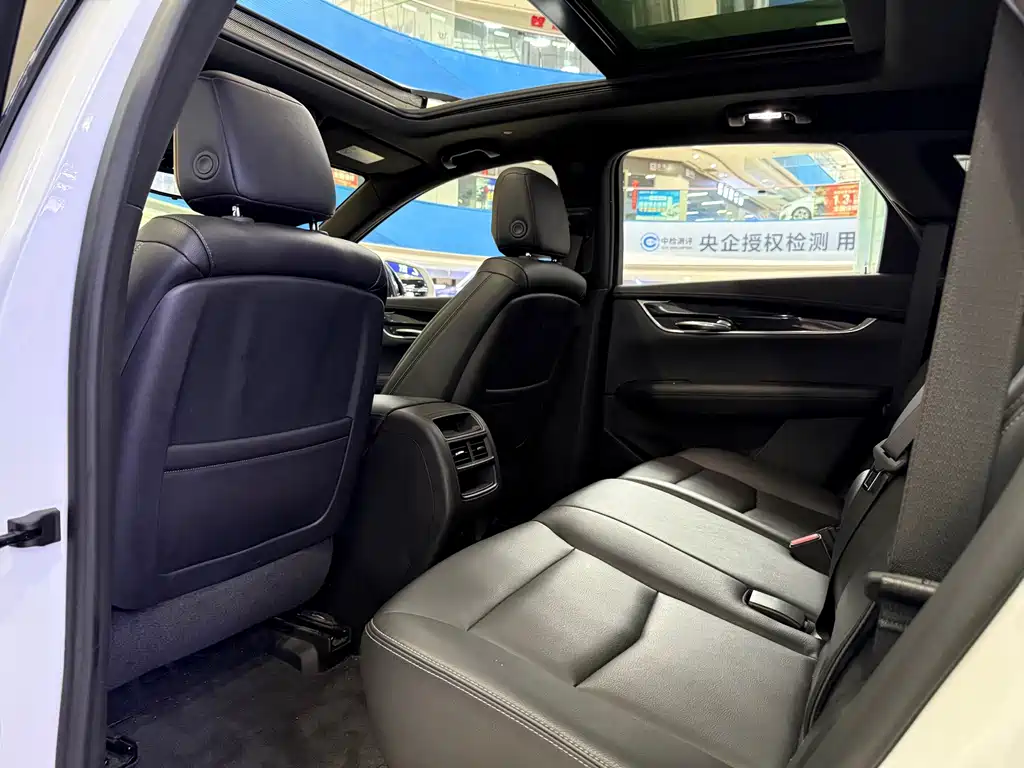 Cadillac XT5 — миниатюра 11