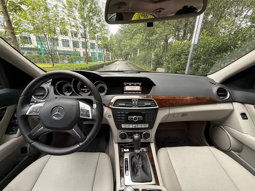 Mercedes-Benz C-Class C 2013 C 260 Fashion Grand Edition