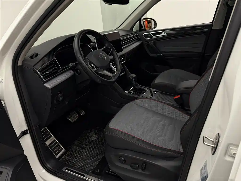 Volkswagen Tiguan L L 2022 330TSI AT R-Line Flagship