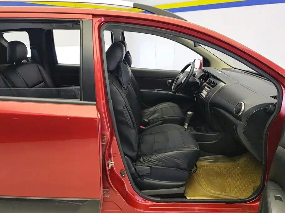 Nissan Livina — миниатюра 8