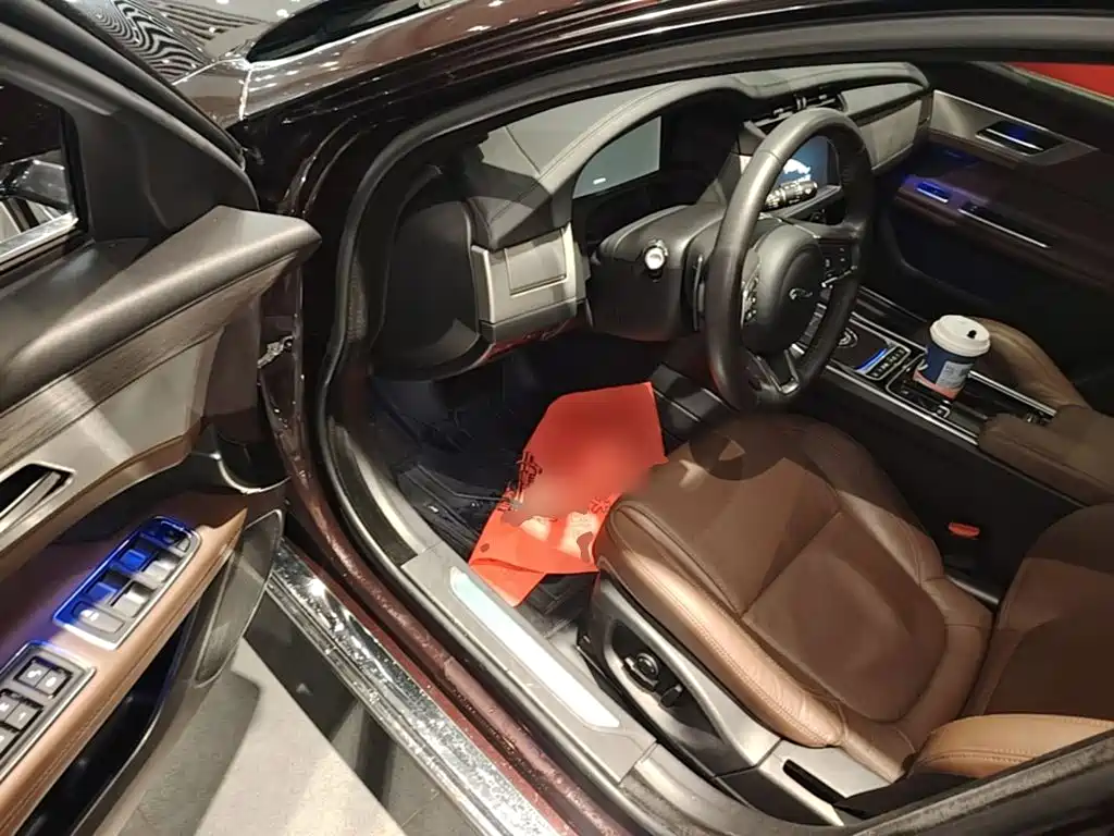 Jaguar XFL — миниатюра 16