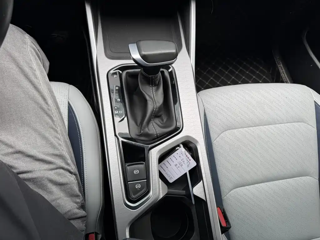 GEELY AUTOMOBILE EMGRAND