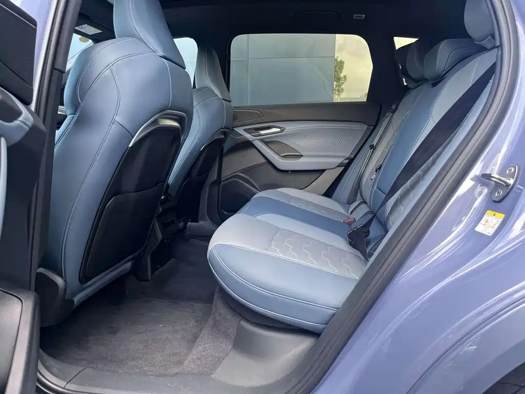 Audi Q6L e-tron — миниатюра 9