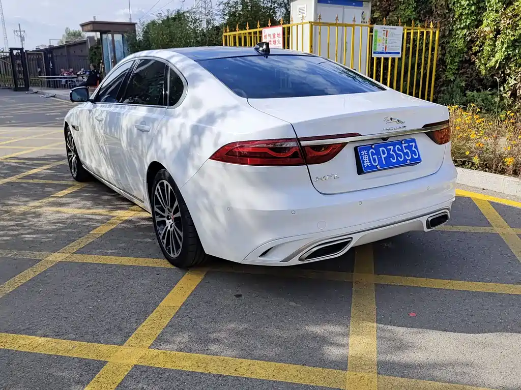 JAGUAR  XFL