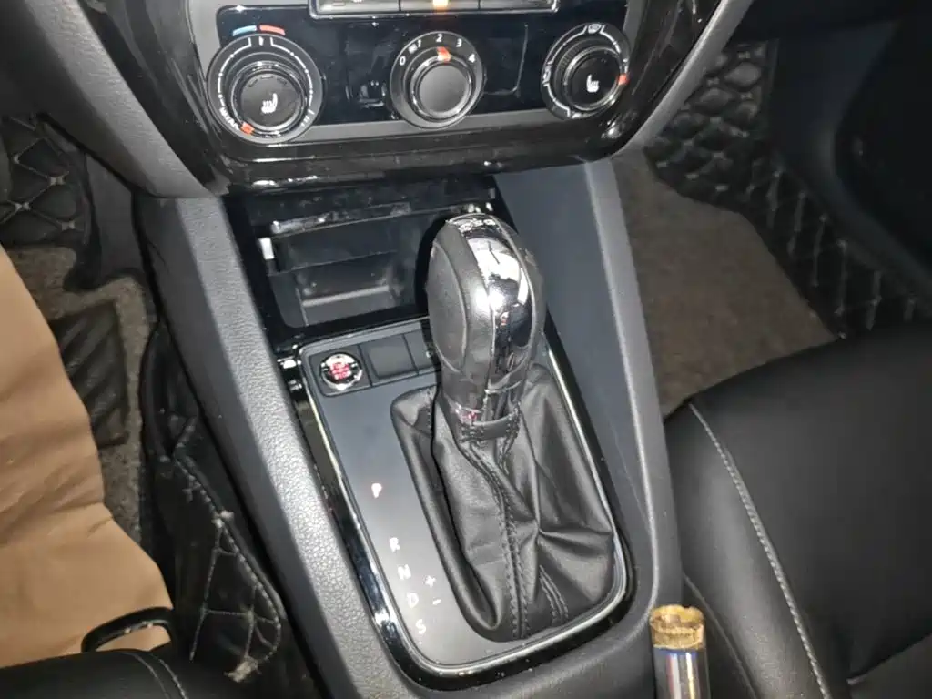Volkswagen Sagitar — миниатюра 14