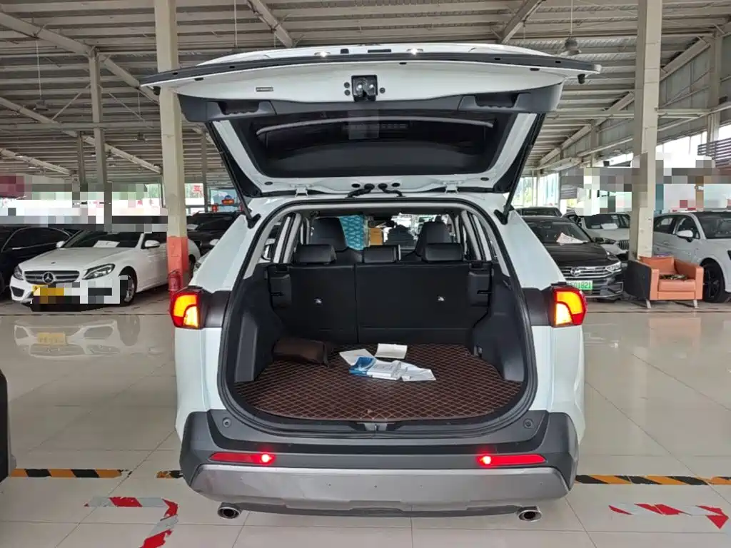 Toyota RAV4 — миниатюра 19