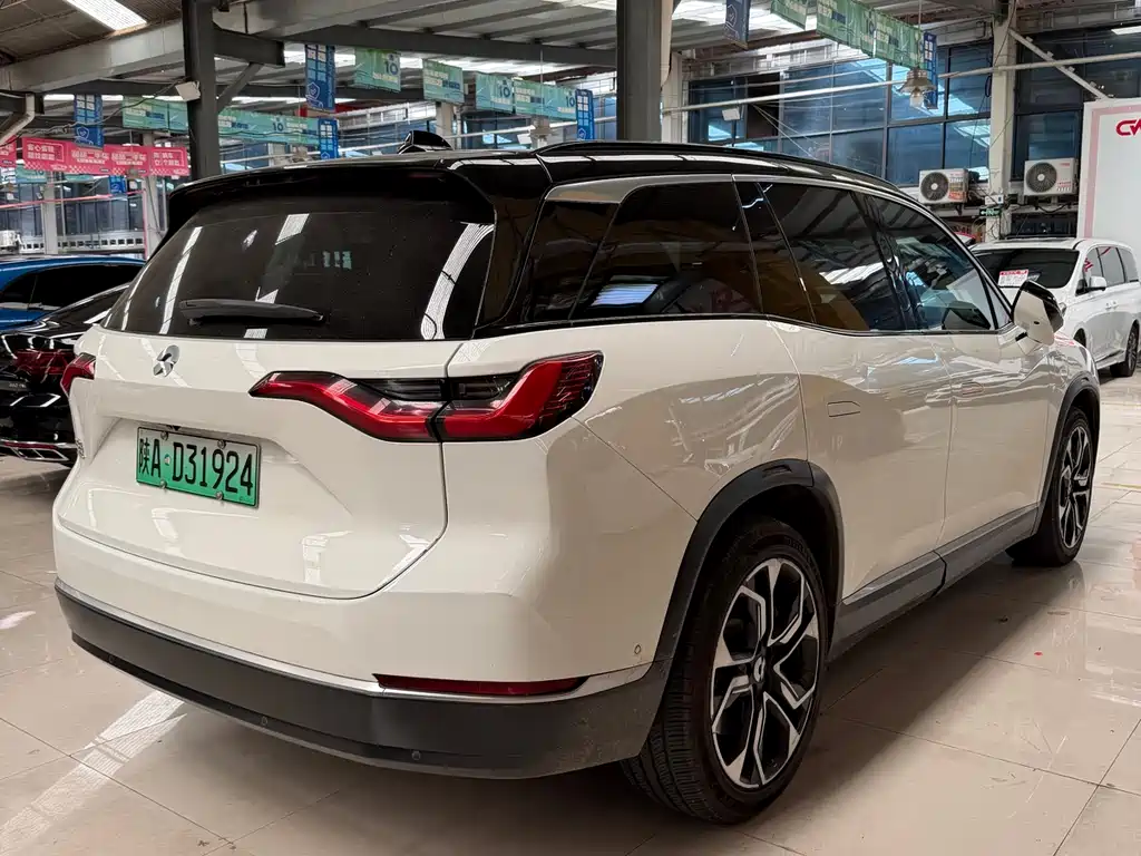 NIO ES8 2020 415KM мест