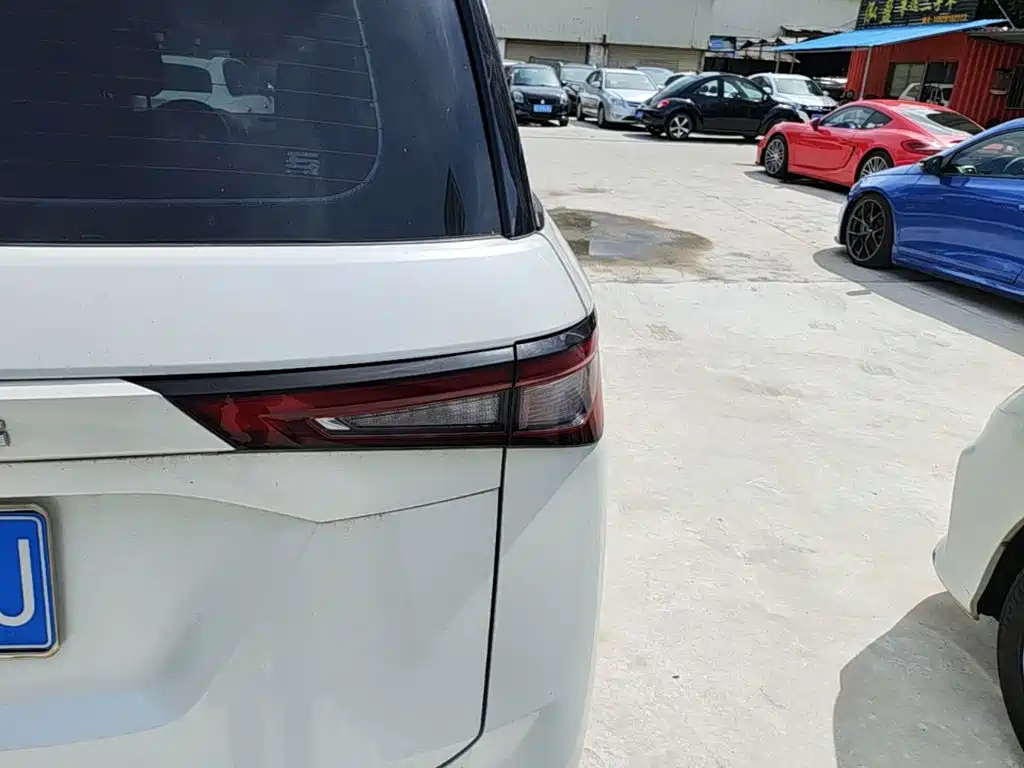 Wuling Jiachen 2022 1.5L MT Elite