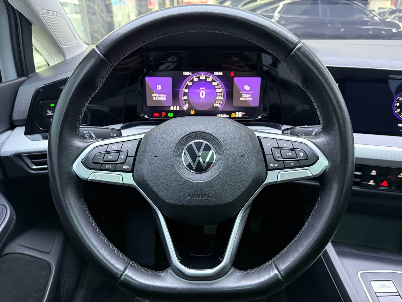 Volkswagen Golf 1.4 л 2021 г. Белый, пробег 49000 км