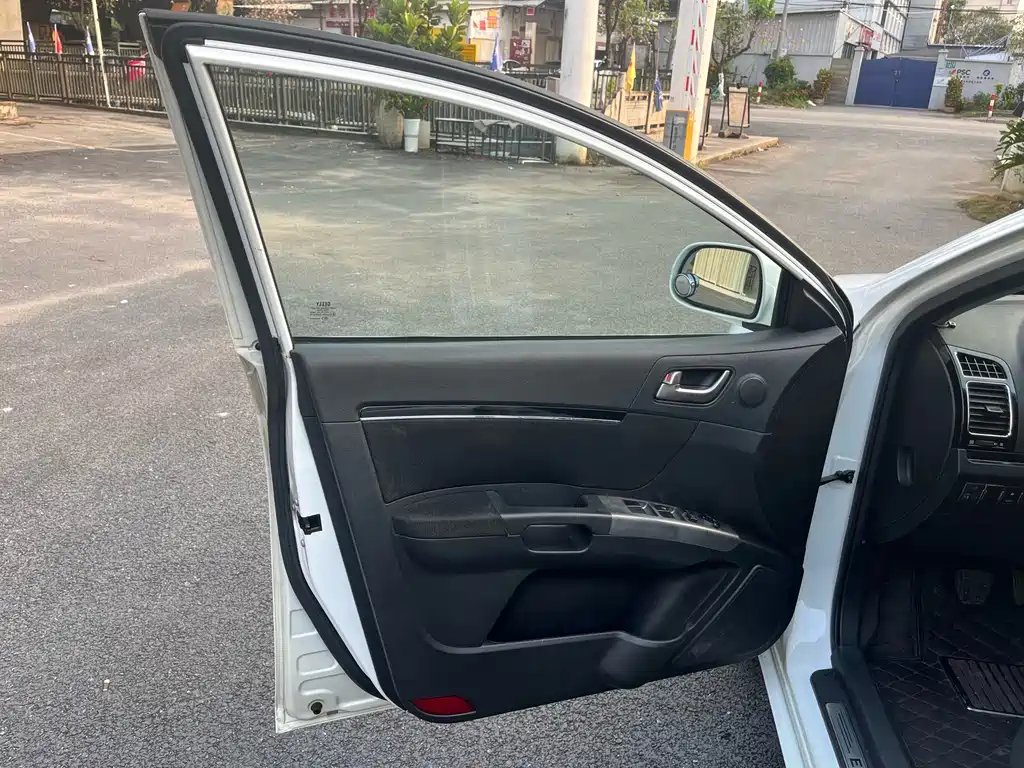Geely Emgrand Classic — миниатюра 10