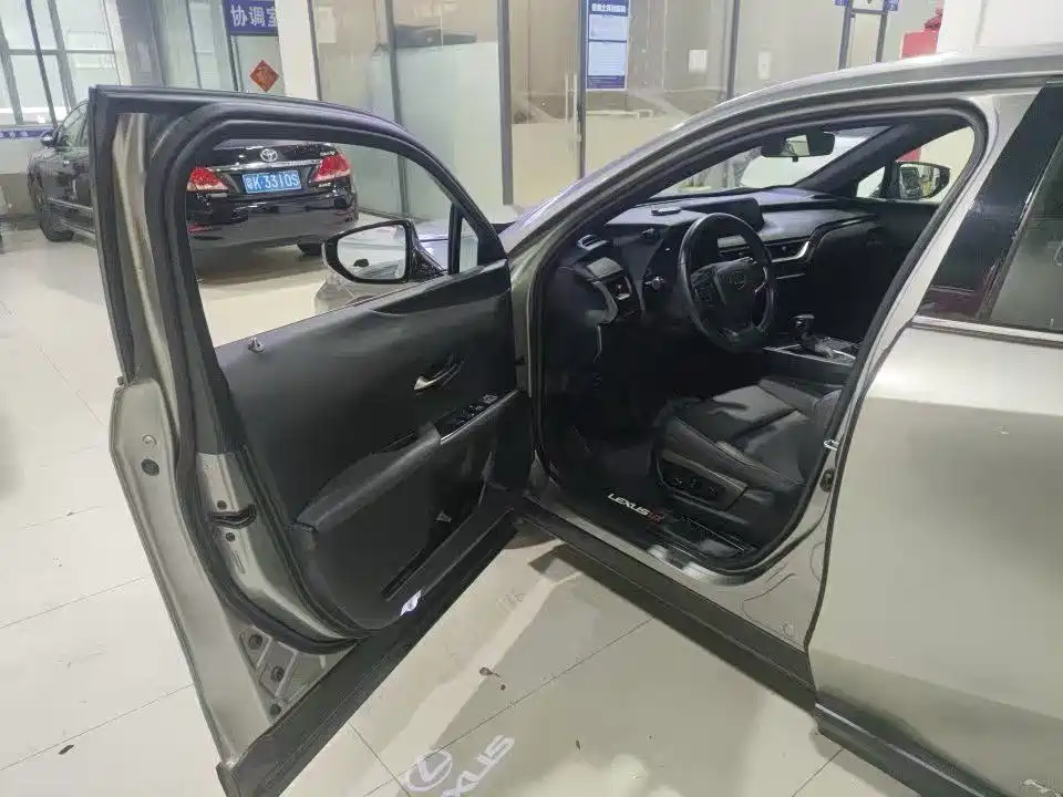 Lexus UX — миниатюра 6