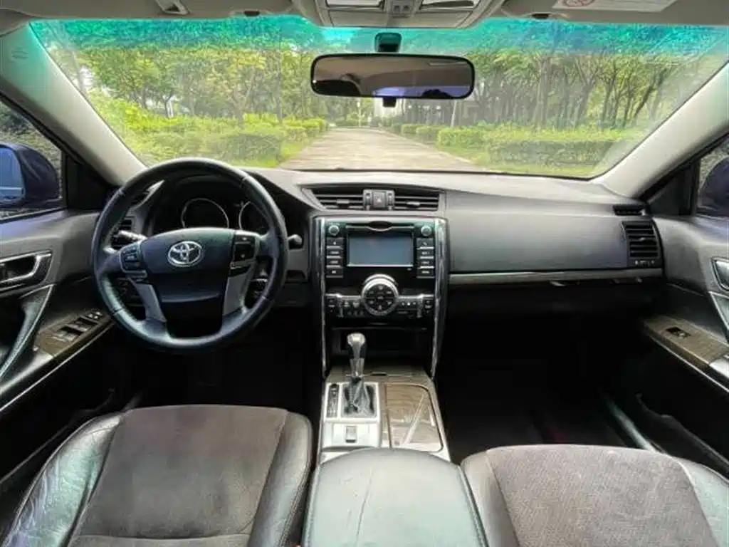 Toyota Reiz 2013 2.5V