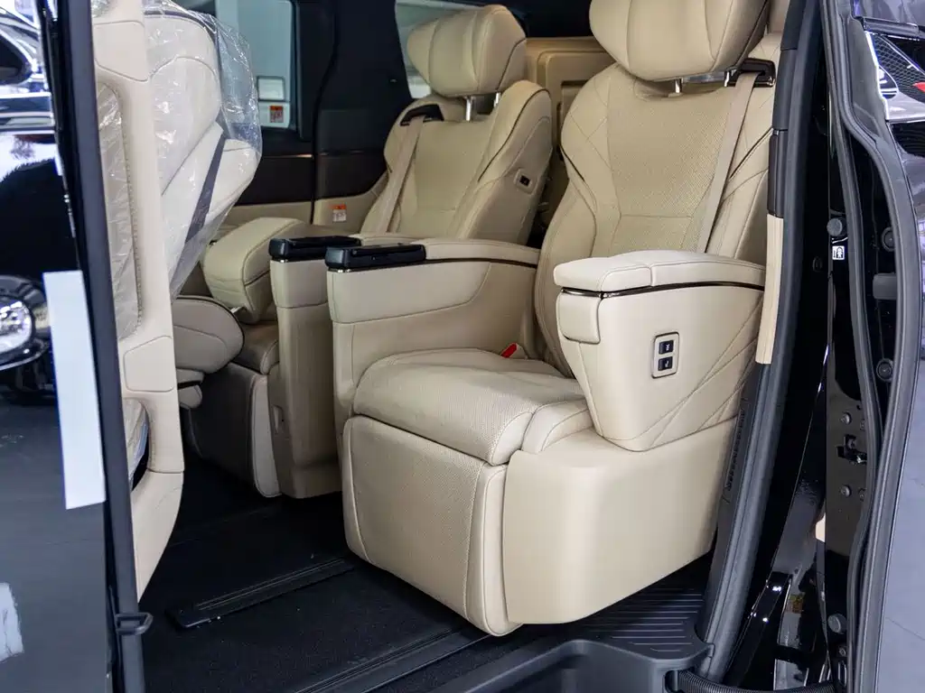 Toyota Vellfire 2024 2.5L