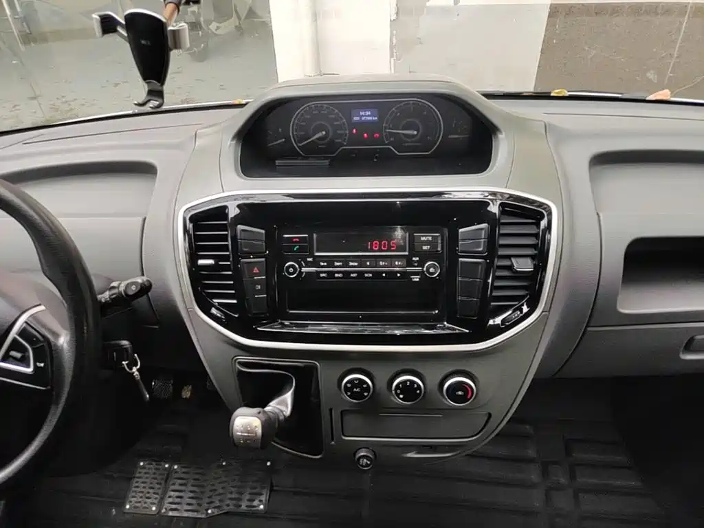 MAXUS V80 — миниатюра 13
