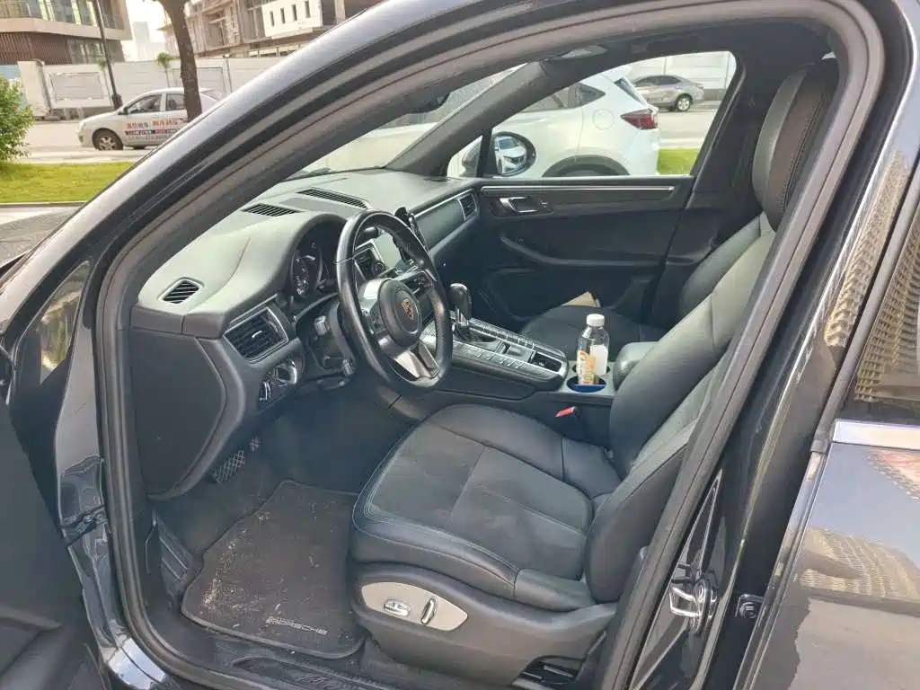 Porsche Macan — миниатюра 6