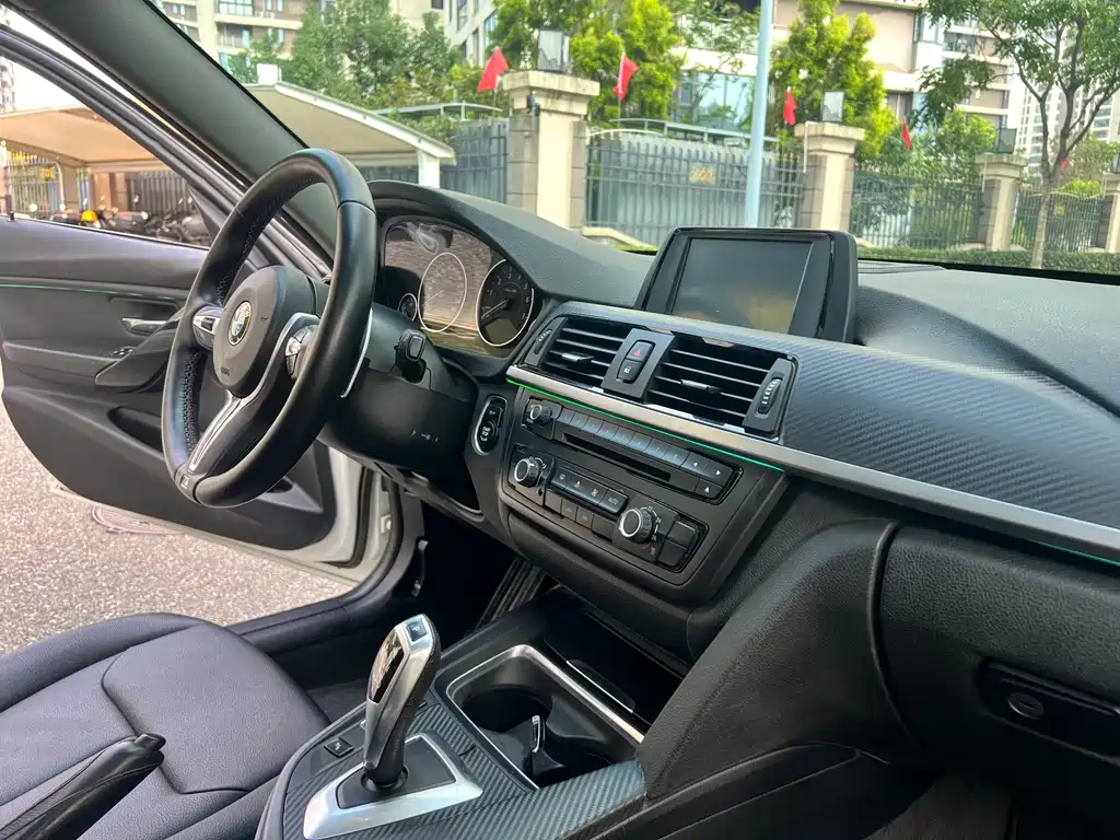 BMW 3 Series — миниатюра 12