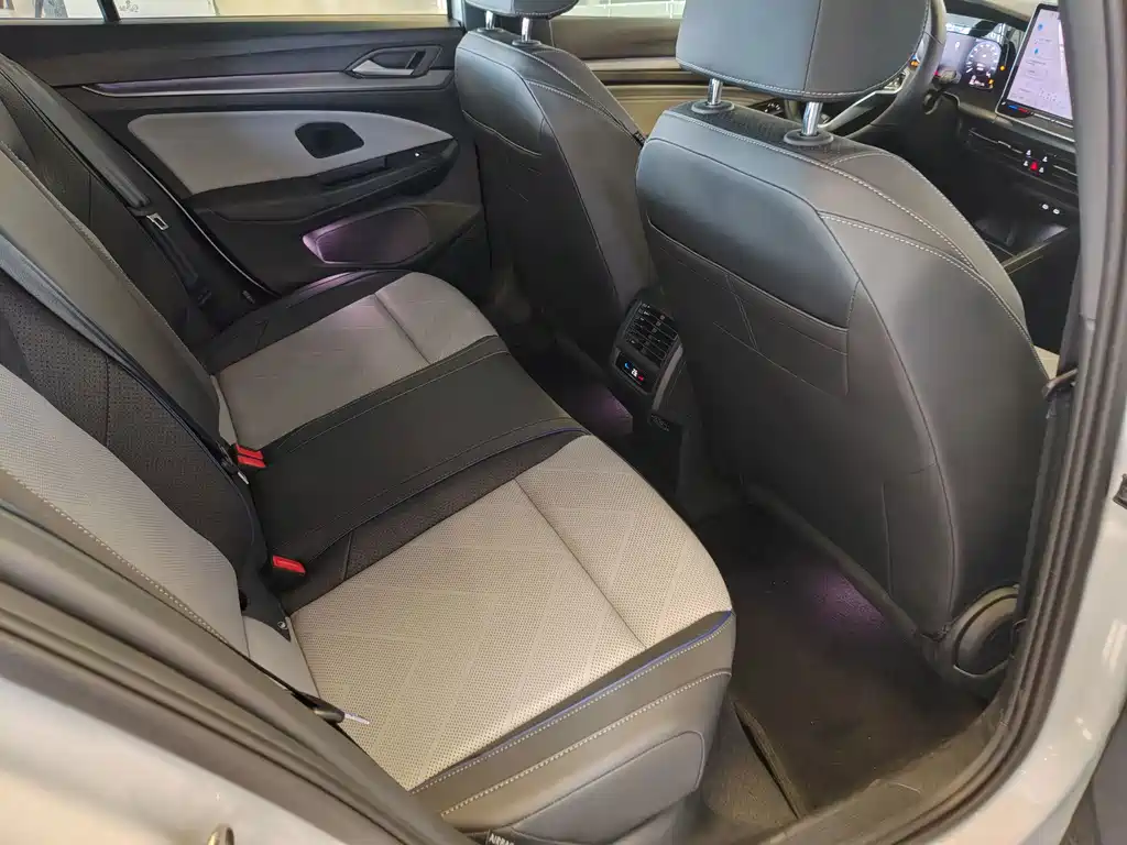 Volkswagen Golf — миниатюра 31