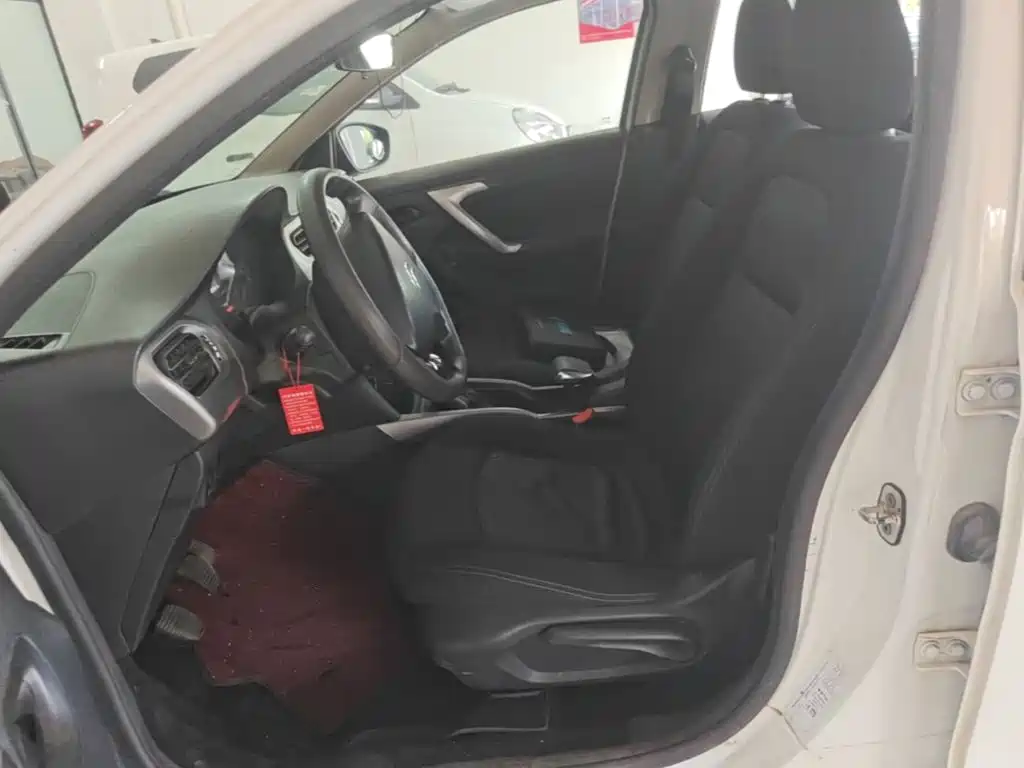 Citroen Elysee — миниатюра 15