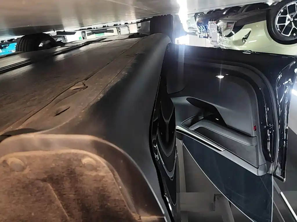 Tesla Model Y — миниатюра 22