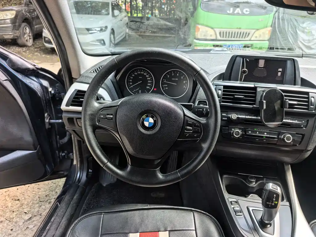 BMW 1 Series (Import) — миниатюра 6