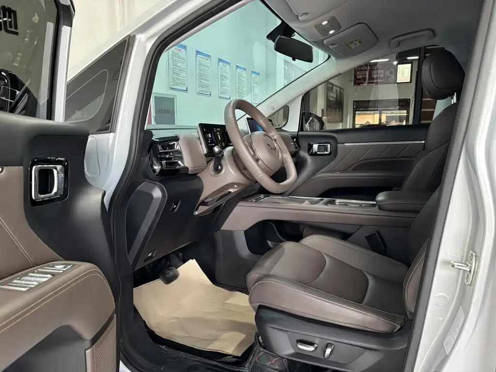 Wuling Xingguang 730 New Energy — миниатюра 6