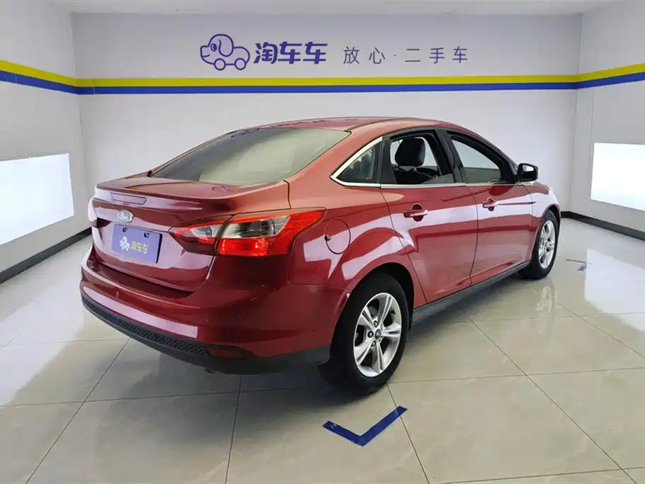 Ford Focus 2012 1.6L AT