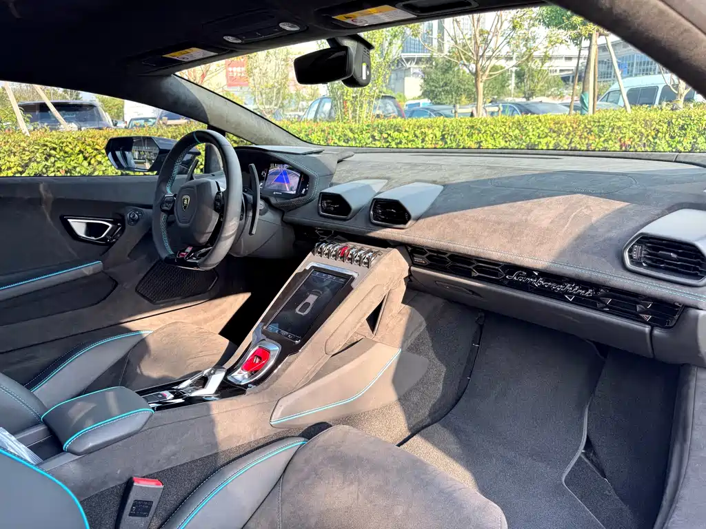 LAMBORGHINI HURACÁN