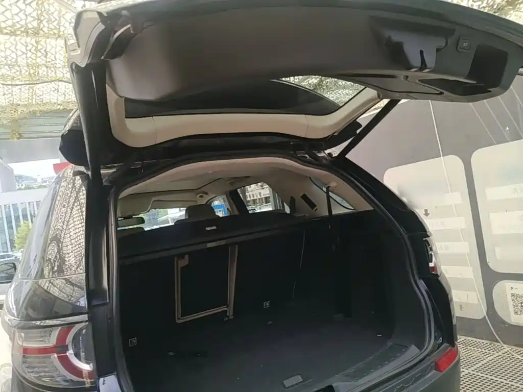 Land Rover Discovery Sport — миниатюра 19