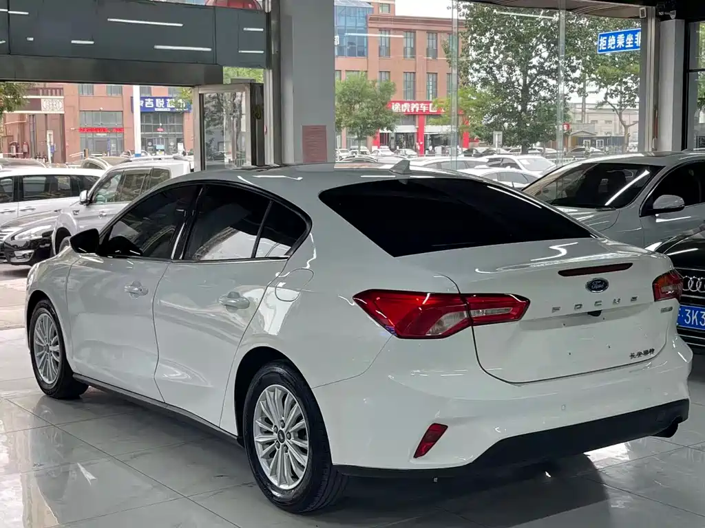 Ford Focus 2019 EcoBoost 125 AT V