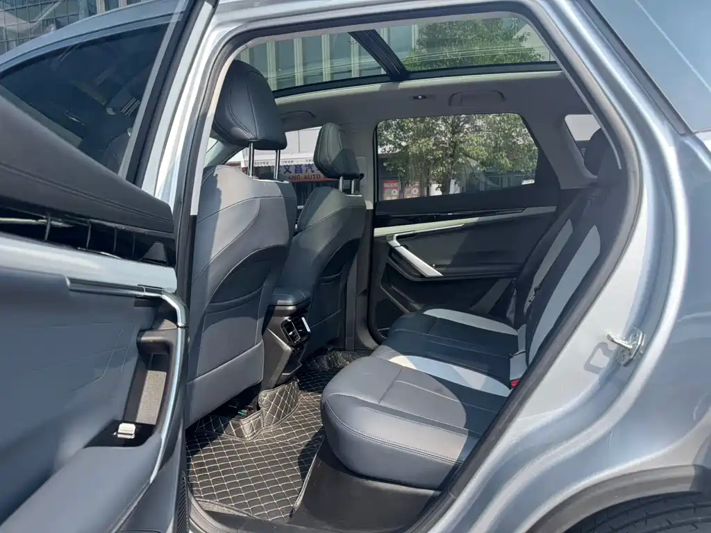 Geely Boyue L — миниатюра 9