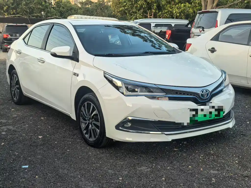 Toyota Corolla Hybrid — миниатюра 2