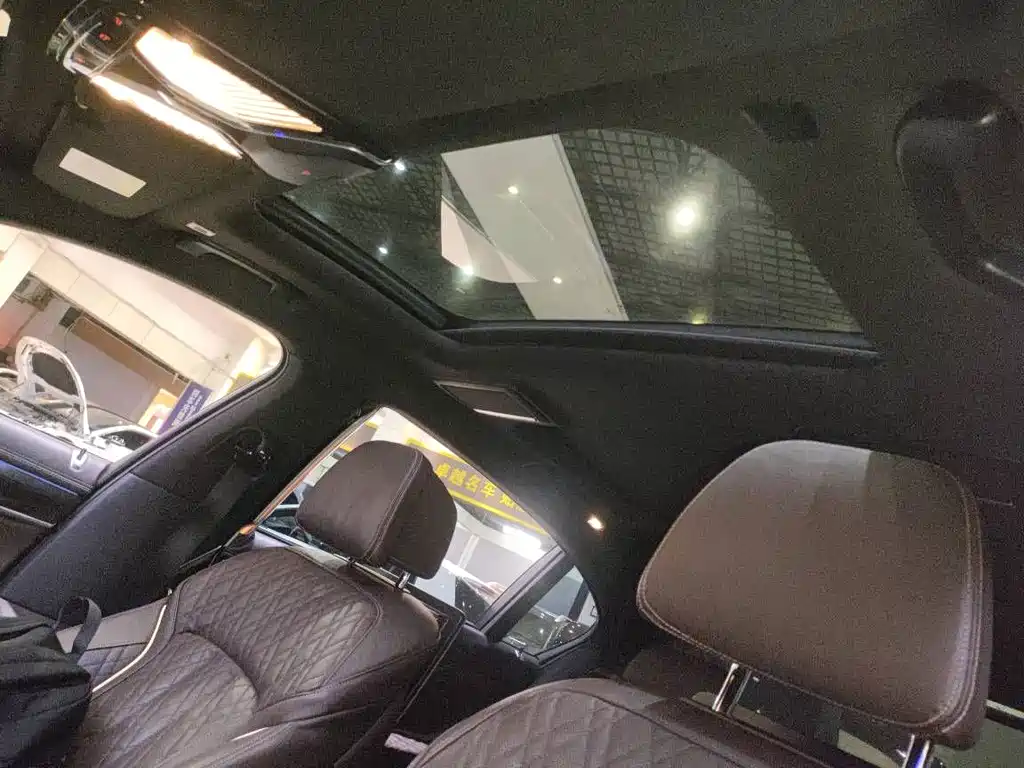 BMW 7 Series — миниатюра 7