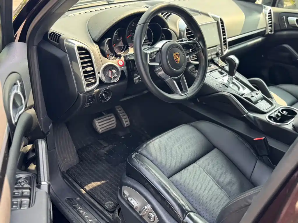 Porsche Cayenne — миниатюра 3