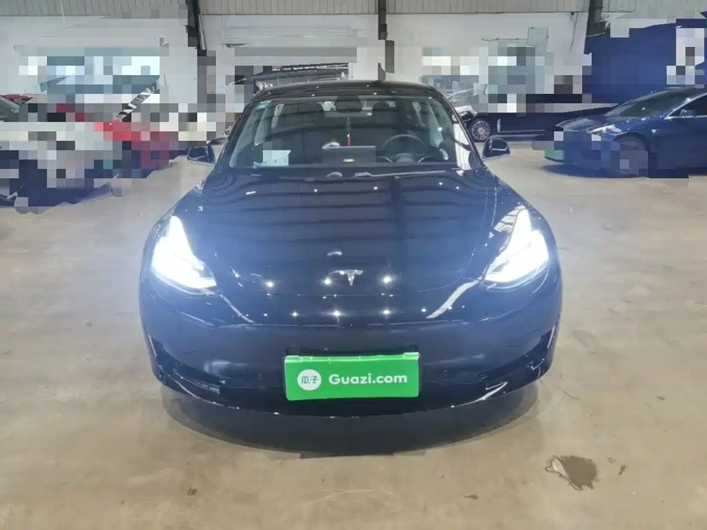 Tesla Model 3 — миниатюра 3