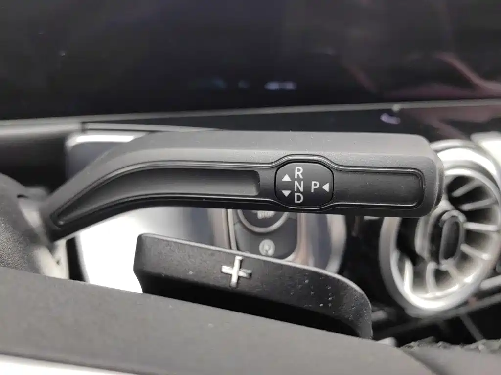 Mercedes-Benz GLB — миниатюра 13