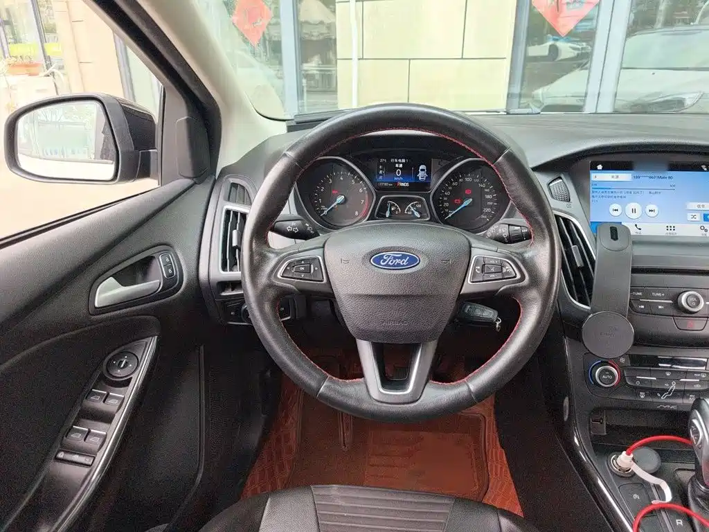 Ford Focus — миниатюра 6