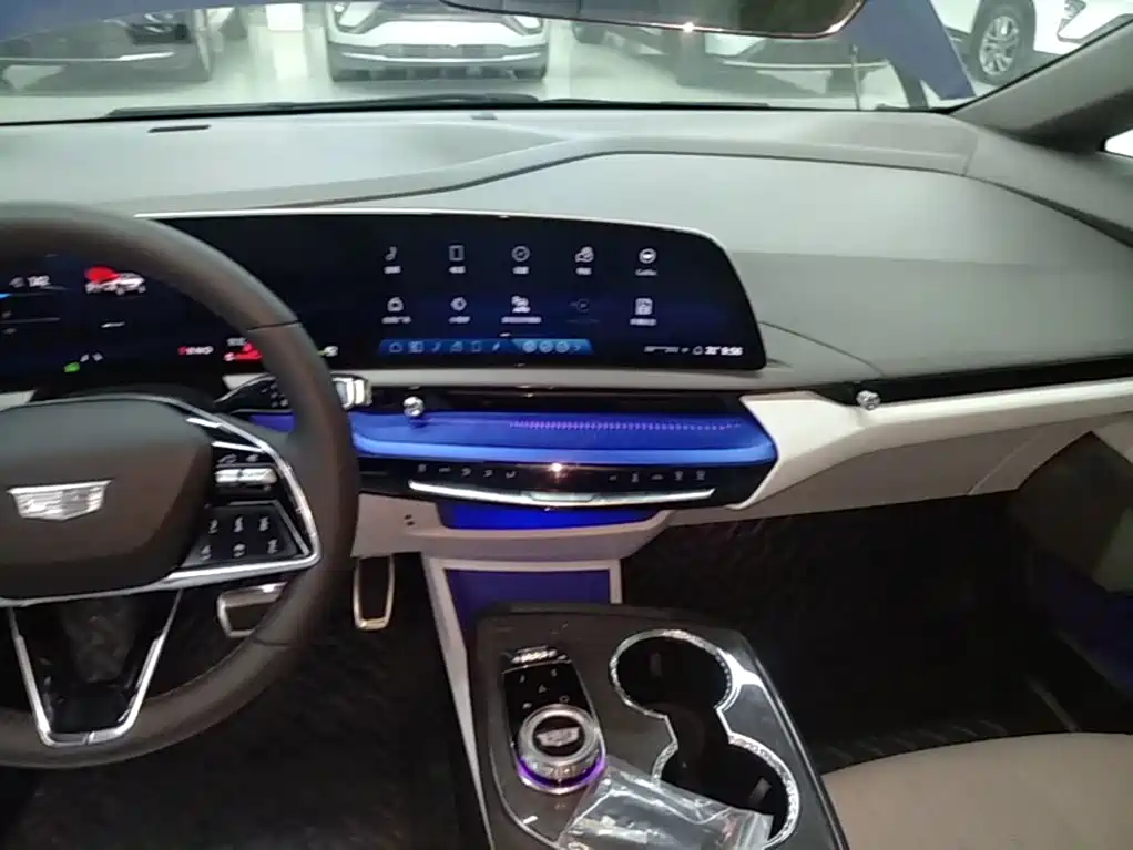 Cadillac IQ — миниатюра 13