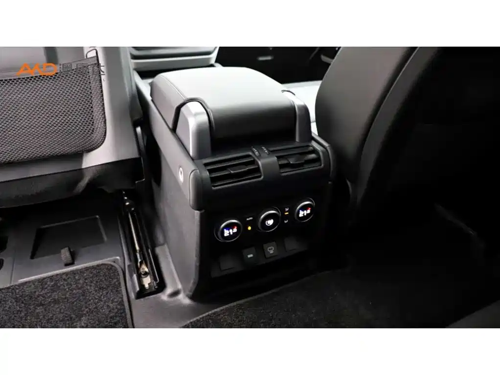Land Rover Land Rover Defender 2023 90 2.0T P300 X-DYNAMIC HSE