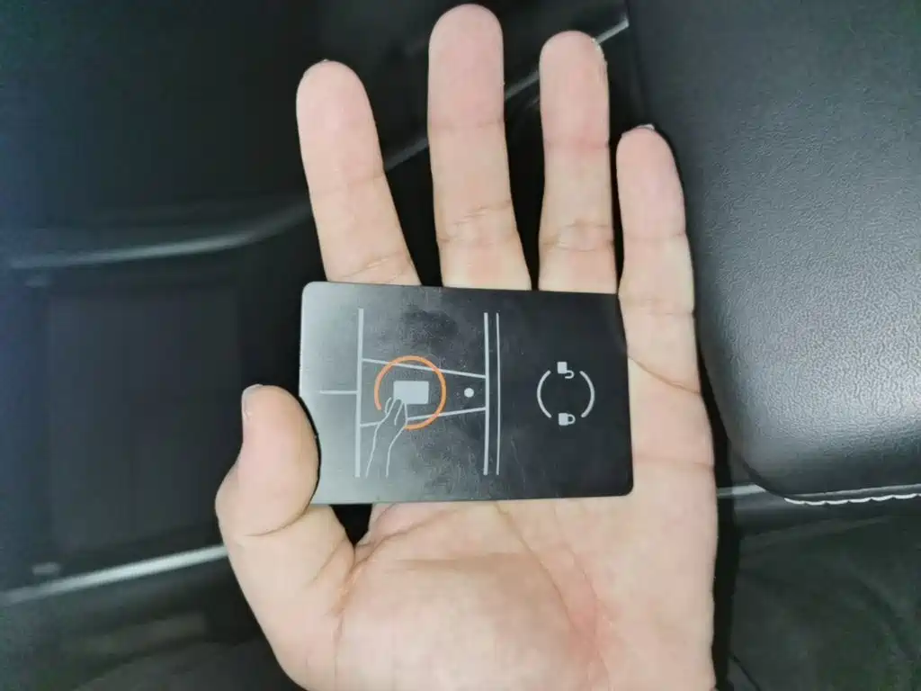 Tesla Model 3 — миниатюра 9