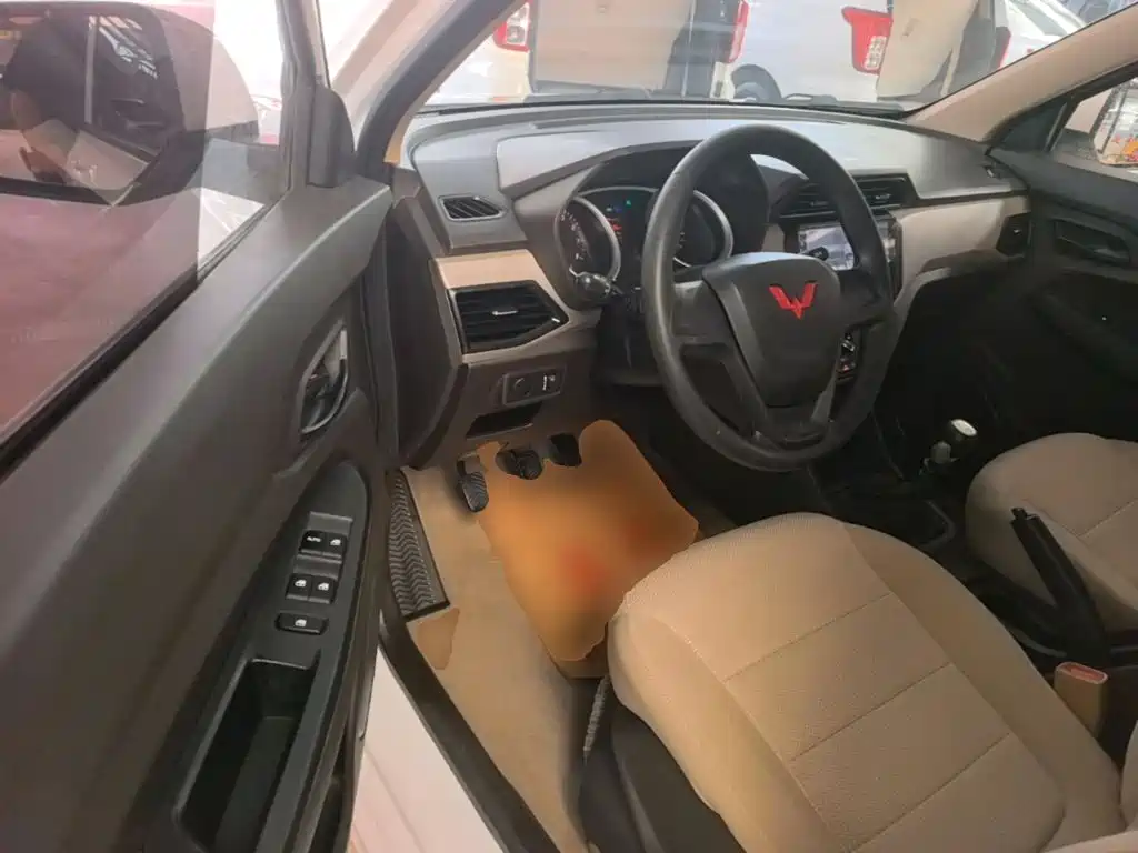 Wuling Hongguang — миниатюра 16