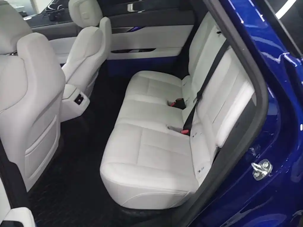 Cadillac IQ — миниатюра 17