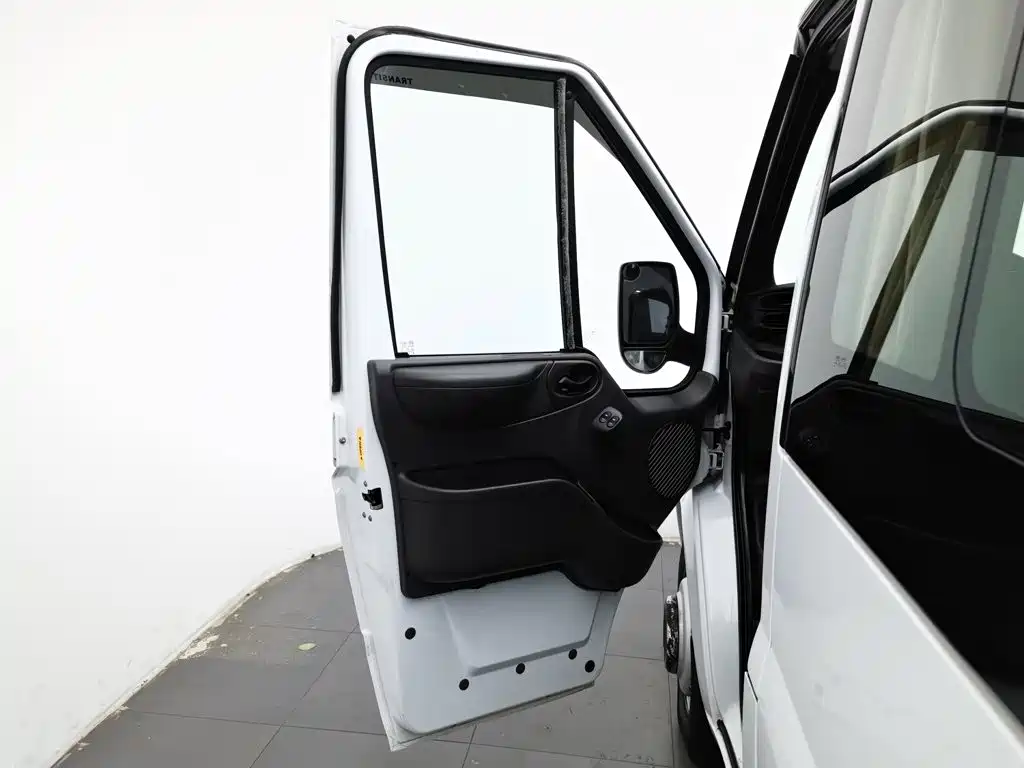 Ford Transit Custom — миниатюра 8