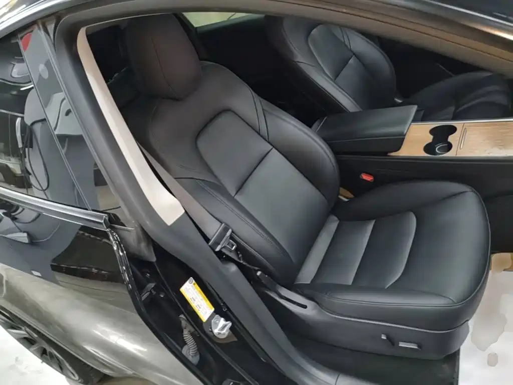 Tesla Model Y — миниатюра 25