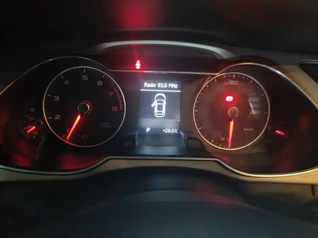 Audi A4L — миниатюра 4
