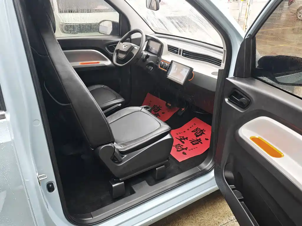 Wuling MINIEV — миниатюра 4
